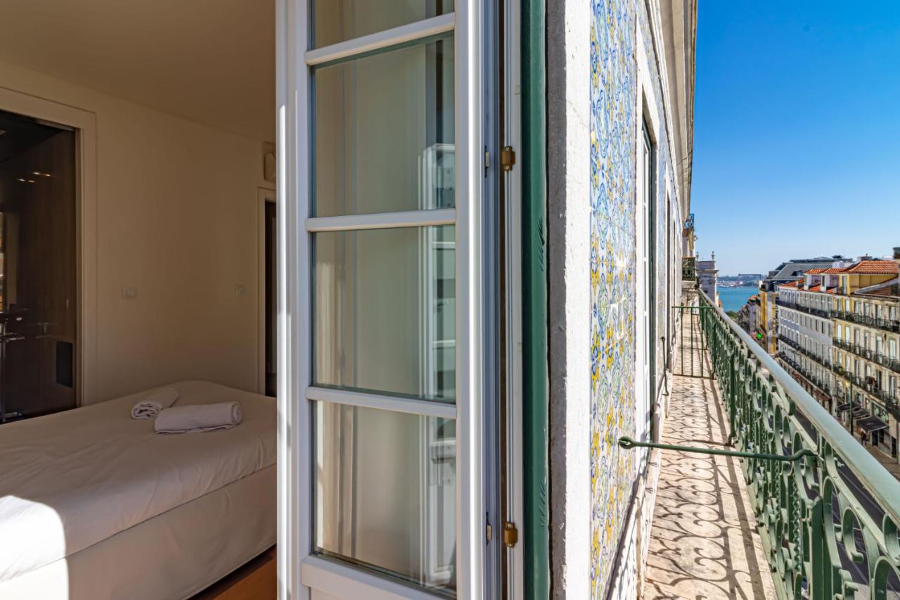 Chiado Deluxe Design 3 BR Apartment - Ferienwohnung Lissabon