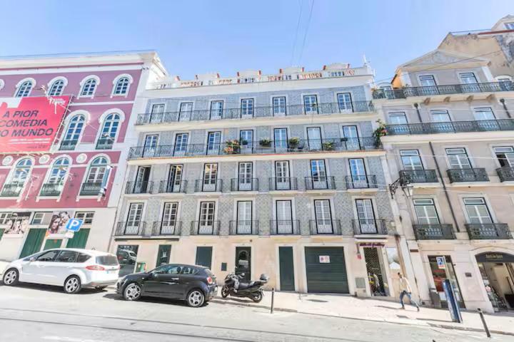 Chiado Deluxe Design 3 BR Apartment - Ferienwohnung Lissabon