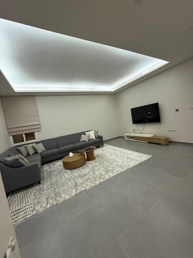 Business&Leisure ModernApartment in Central Khobar with smart entry - Chambres d’hôtes Khobar