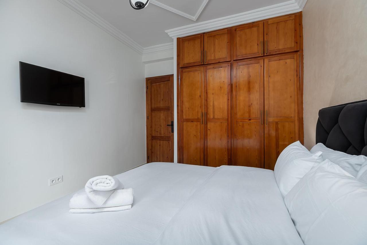 Harhoura Luxury Stay, Steps from the Beach - B&B Temara