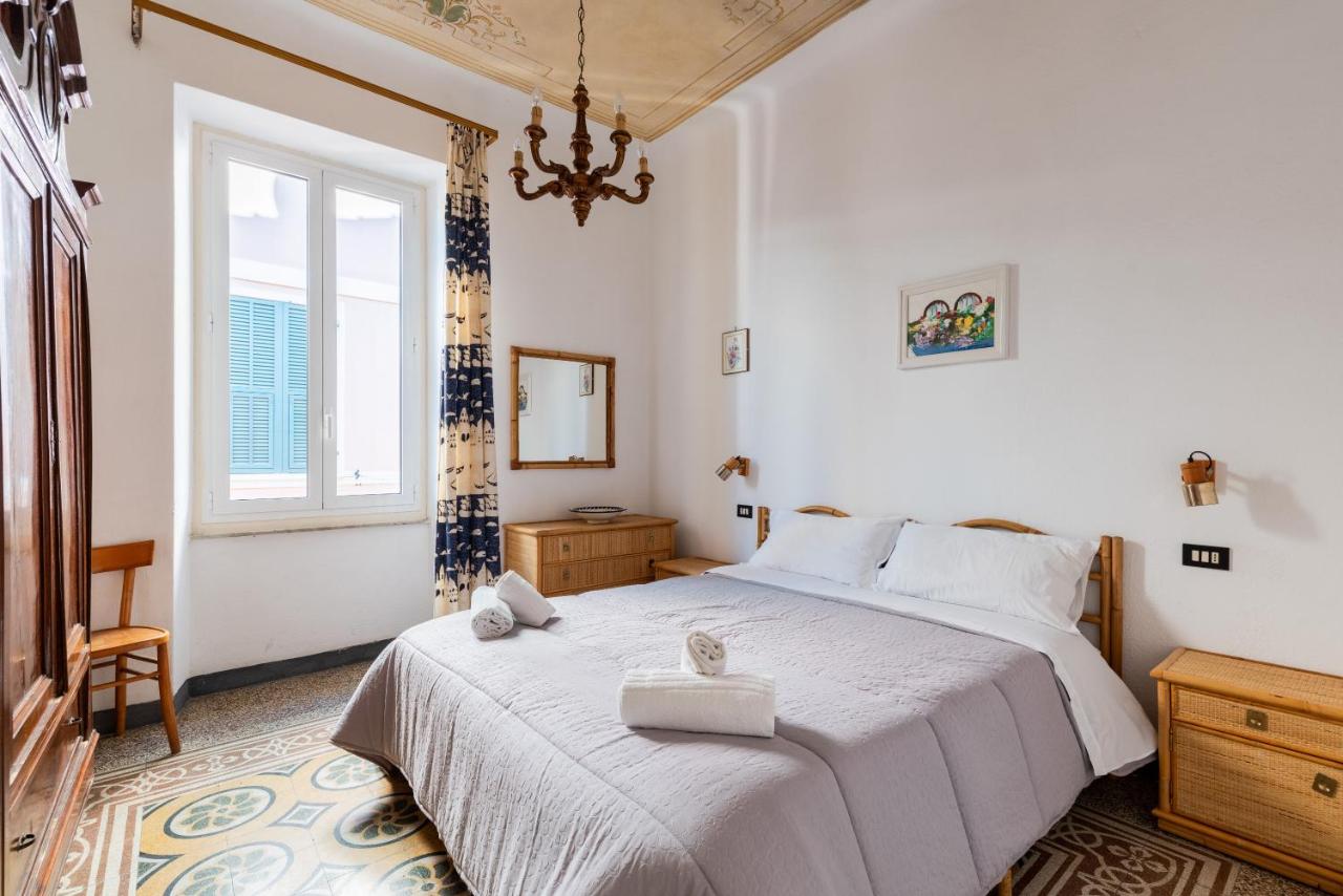 Hostdomus - Dante Apartment - Chambres d’hôtes Alassio