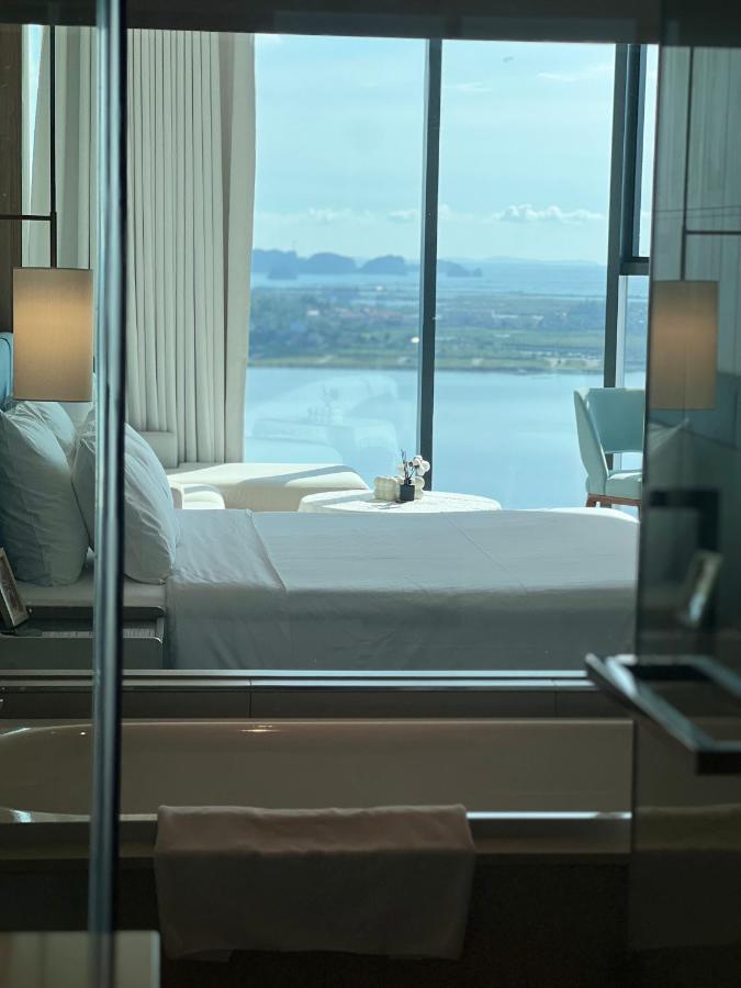 À La Carte Ha Long Studio Apartment- Sea View Room - B&B Ha Long