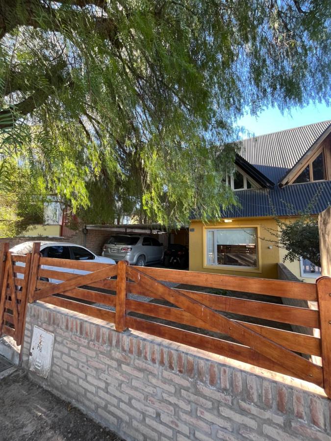 Casa Matteo con quincho, patio y cochera - Chambres d’hôtes Las Grutas