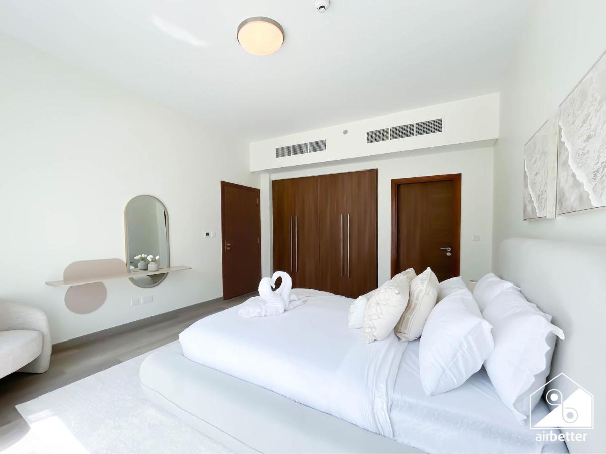 Luxurious 1BR with Balcony & Premium Stay in Downtown - B&B Dubai
