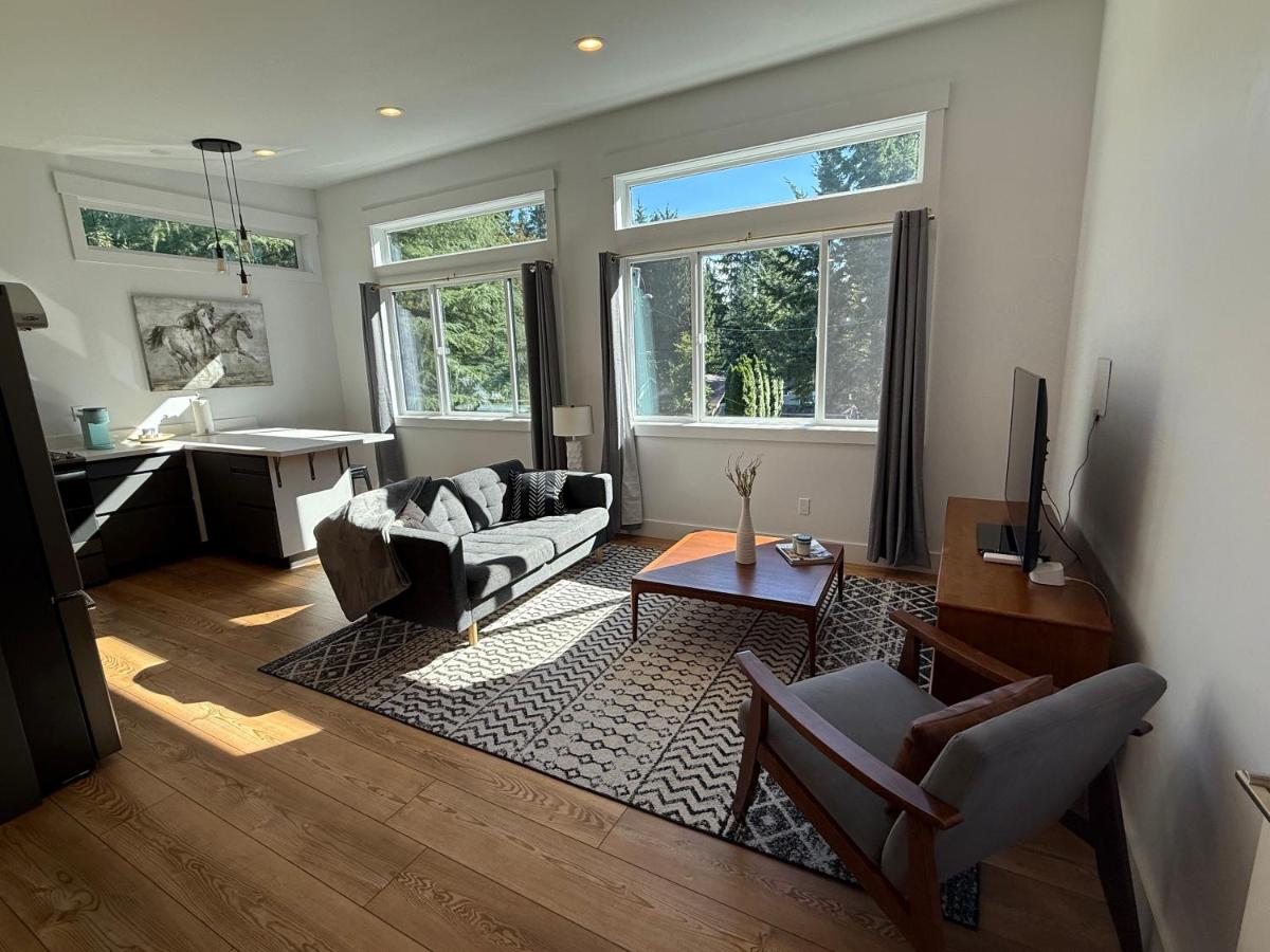 Juanita Lake Escape - B&B Kirkland