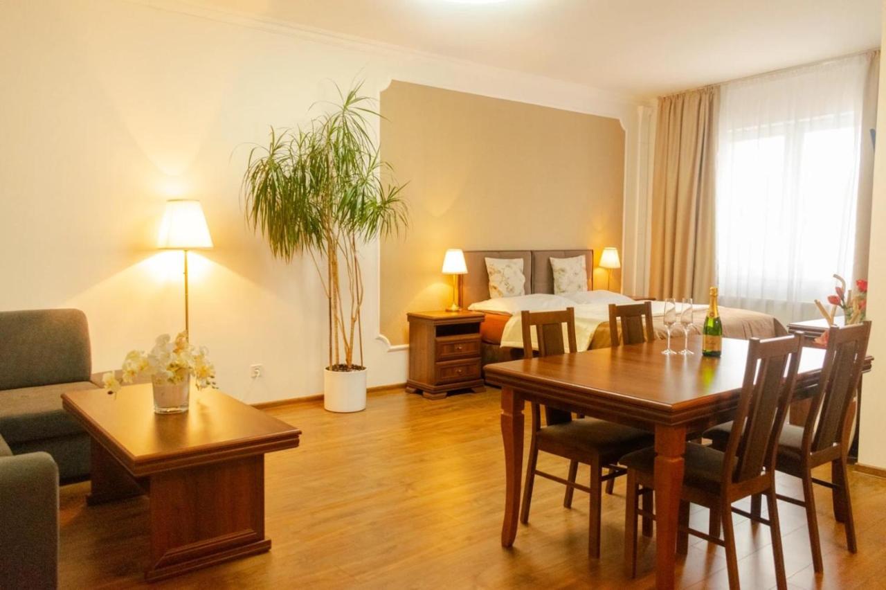 CORNER HOUSE - Chambres d'hôtes Lučenec