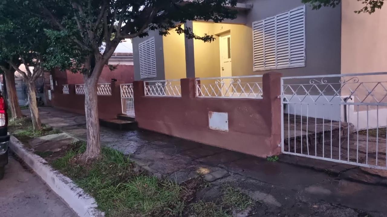 Casa con pileta y excelente ubicación a una cuadra de la plaza principal en Villa Giardino - B&B Villa Giardino