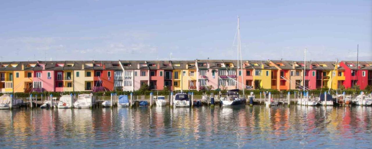 Beachfront flat with a stunning terrace - Ferienwohnung Porto Santa Margherita