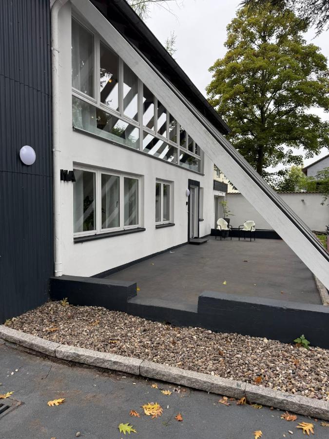 NOOQA Cologne - Comfort Riverside Home -160 qm, 2 Floors - B&B Cologne