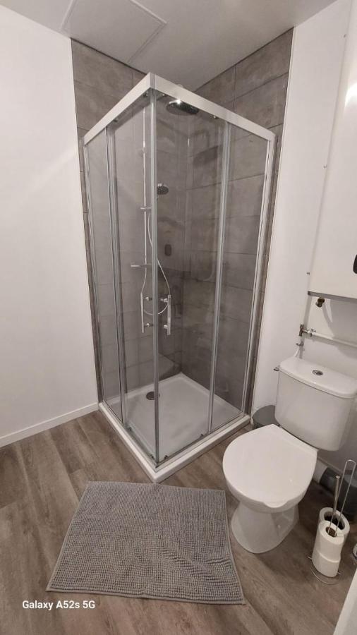 SER1 studio avec WIFI et Parking - B&B Saint-Étienne-du-Rouvray