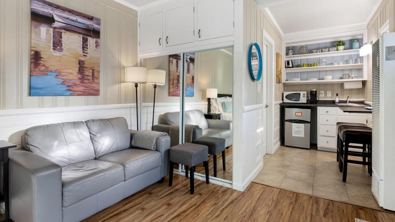 Studio Apartment, Queen Bed