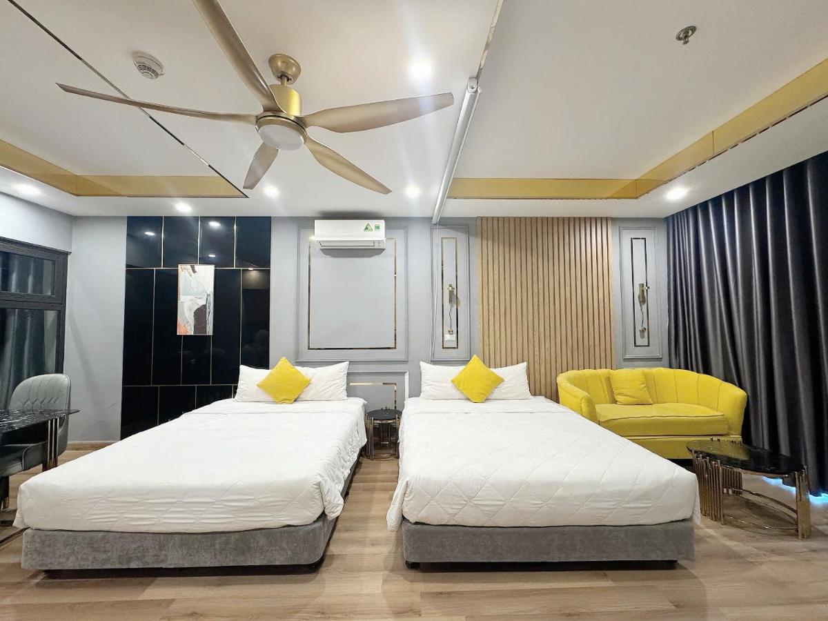 Two-Bedroom Apartment with Balcony and Sea View