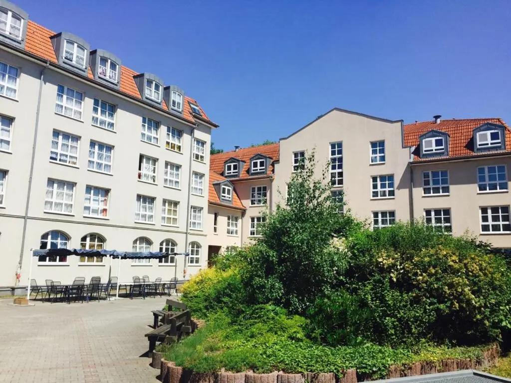 Work&Travel WE62 - Parkplatz, Netflix, Internet für 3 Gäste - Bed and Breakfast Markranstädt