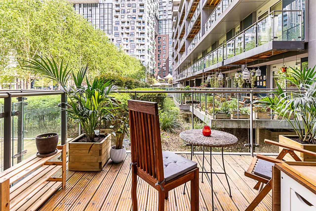 Spacious Green Terrace Apartment - B&B London