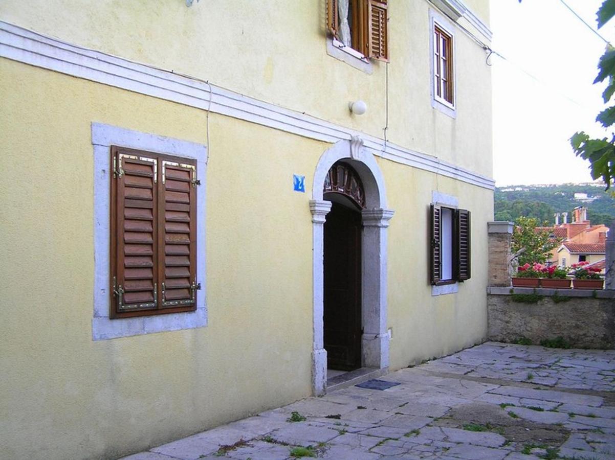 Apartment mit Balkon