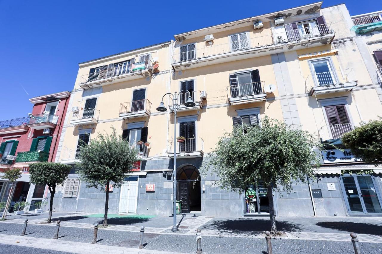 GuestHost - Yalta - Seaview Apartment in Pozzuoli - B&B Pozzuoli