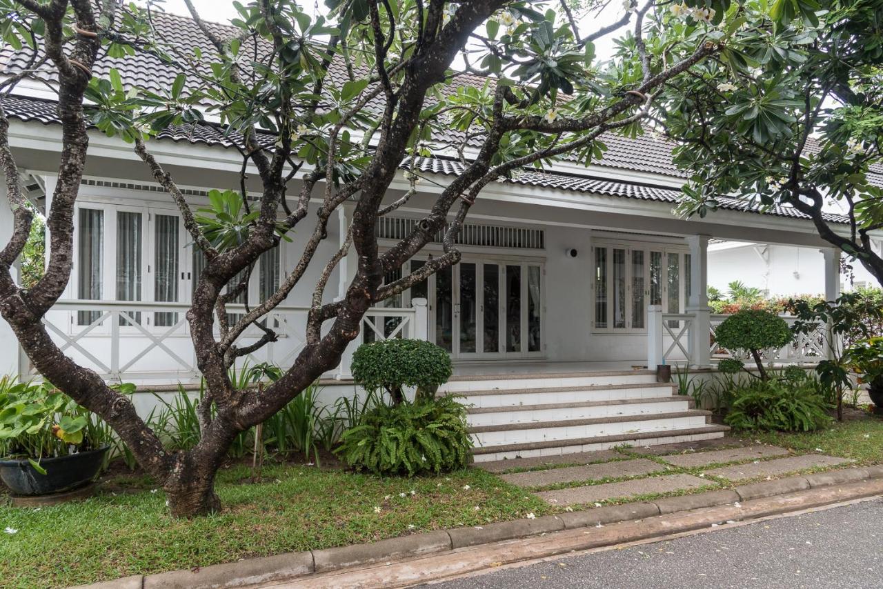 Baan Hua Hin 4 Bedroom Luxury Villa by Passionata Collection - Chambres d'hôtes Hua Hin