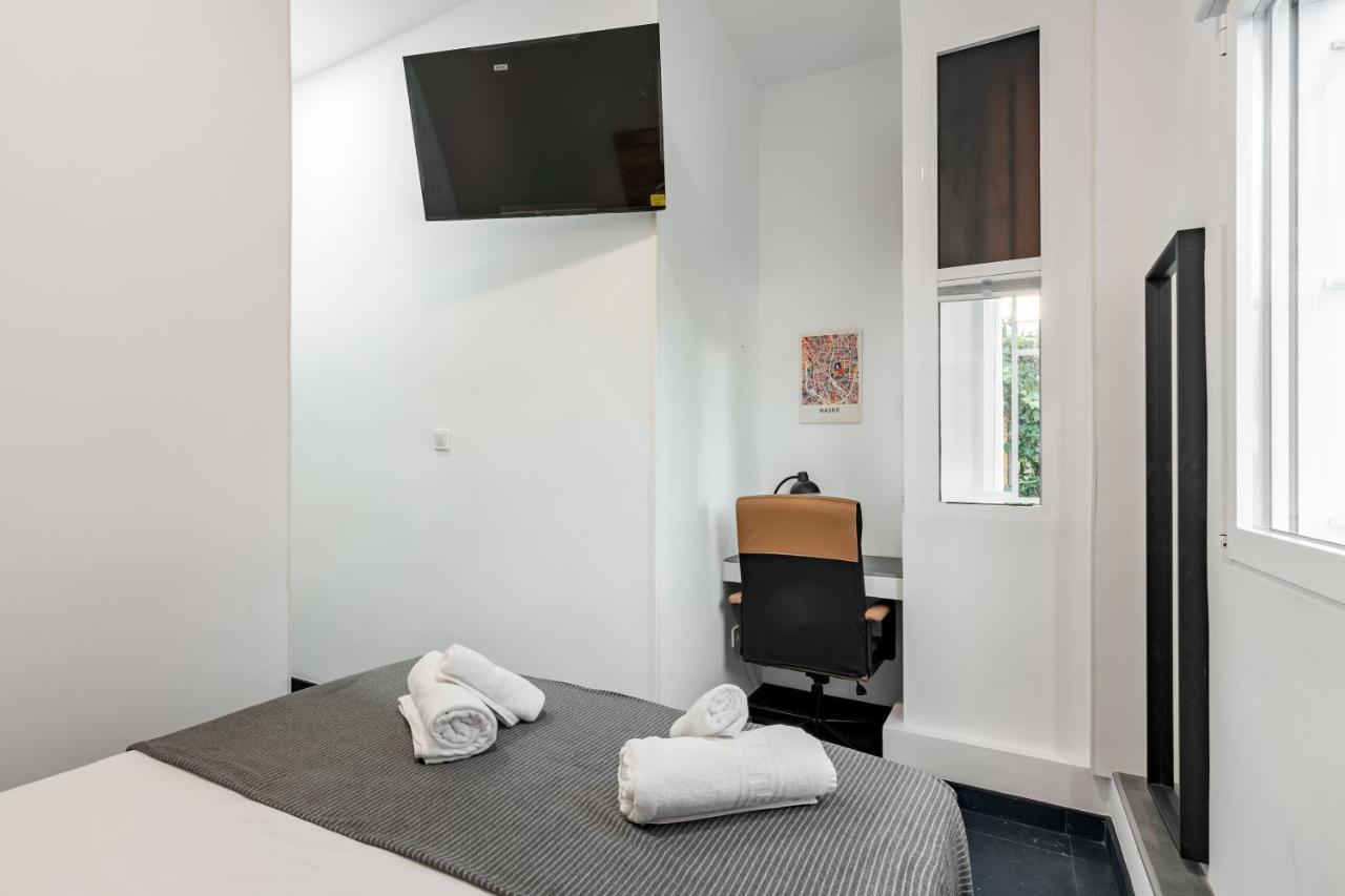 Charming Madrid Las Rosas, Alojamiento de 2 habitaciones con cocina - B&B Madrid