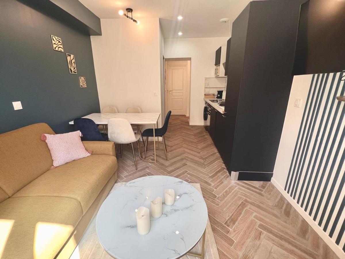 MOON 27 - Appartement Nice 6P - B&B Nizza