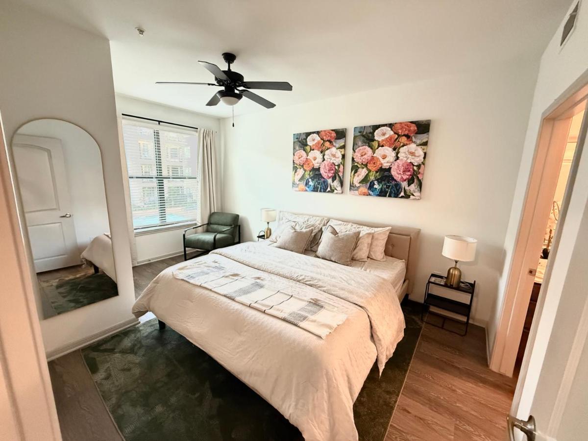 One-Bedroom Apartment with Pool View