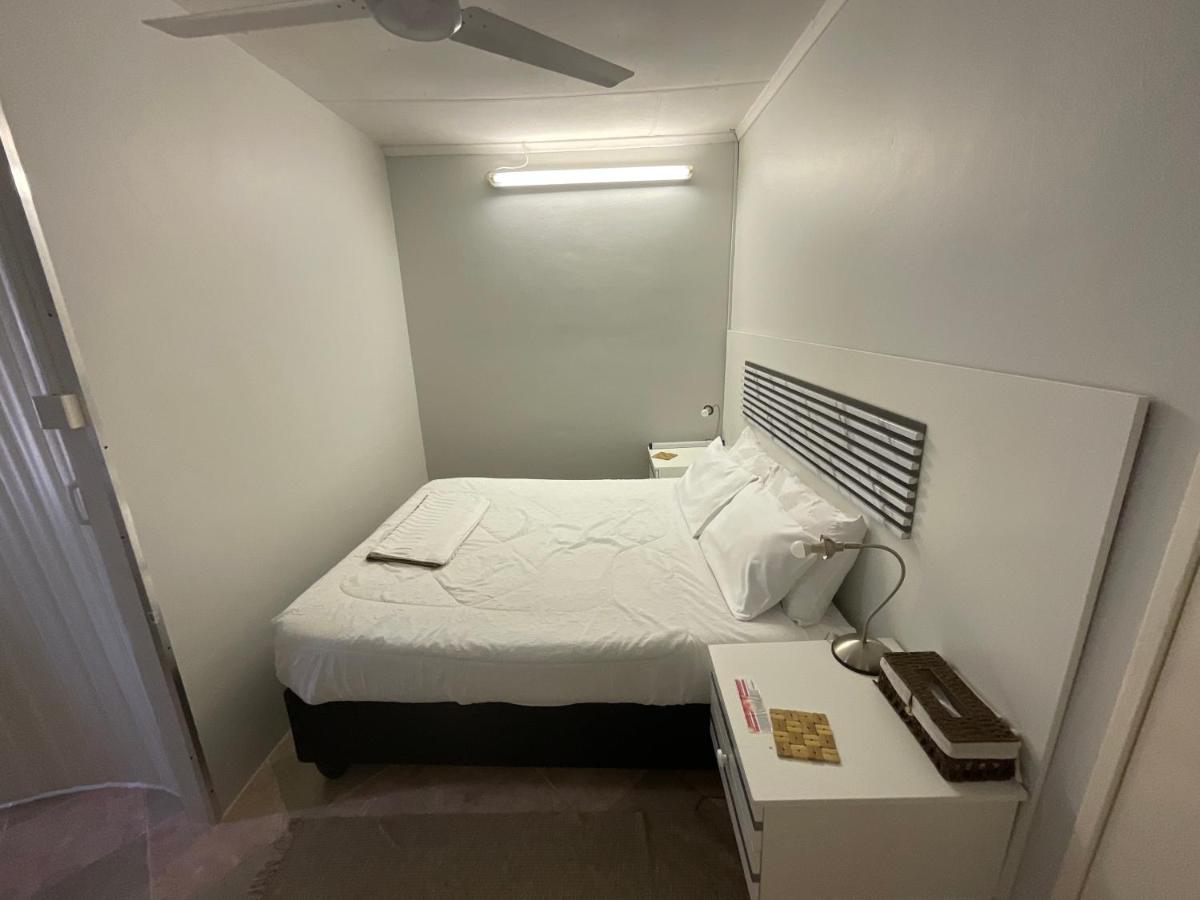 Chambre Double - Vue sur Piscine
