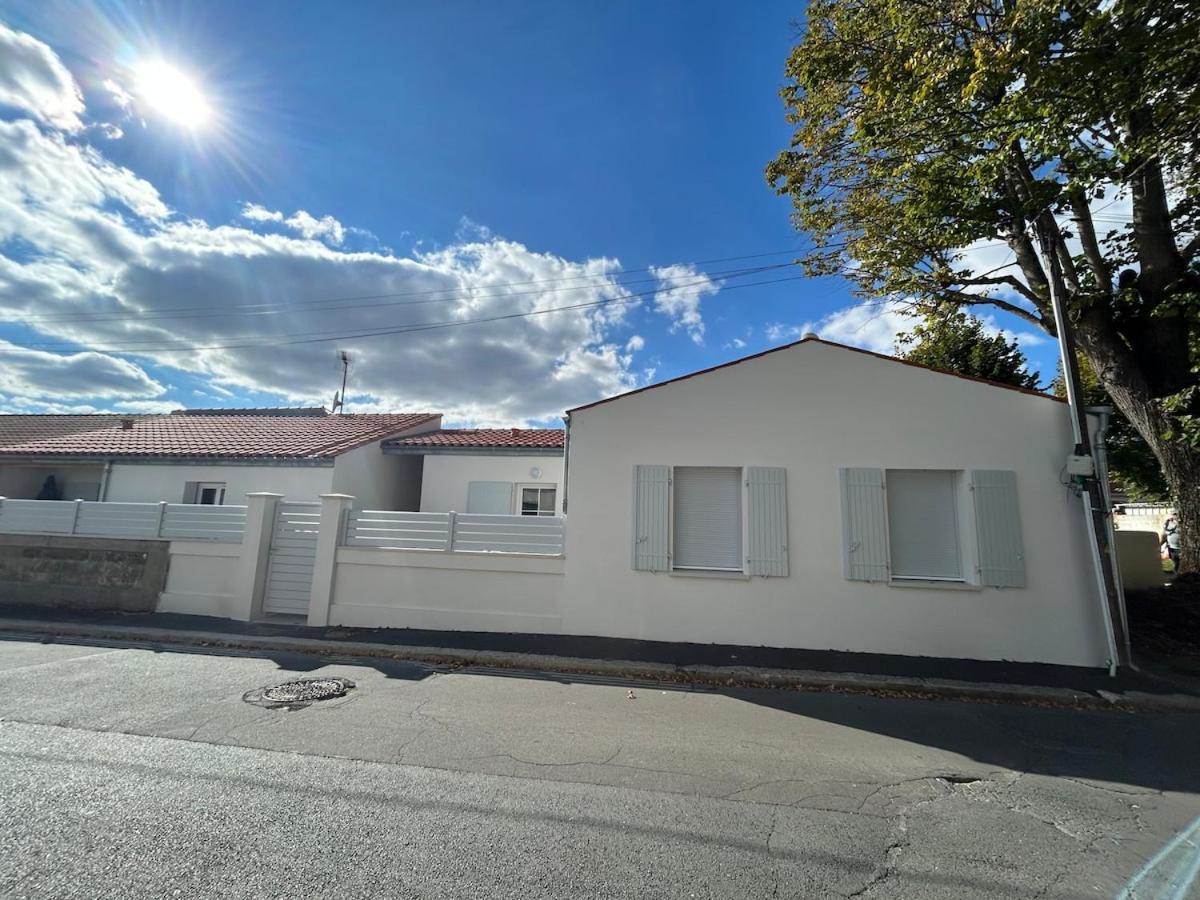 Chez Céline et Frédéric maison 3 T2 45m2 - B&B Rochefort