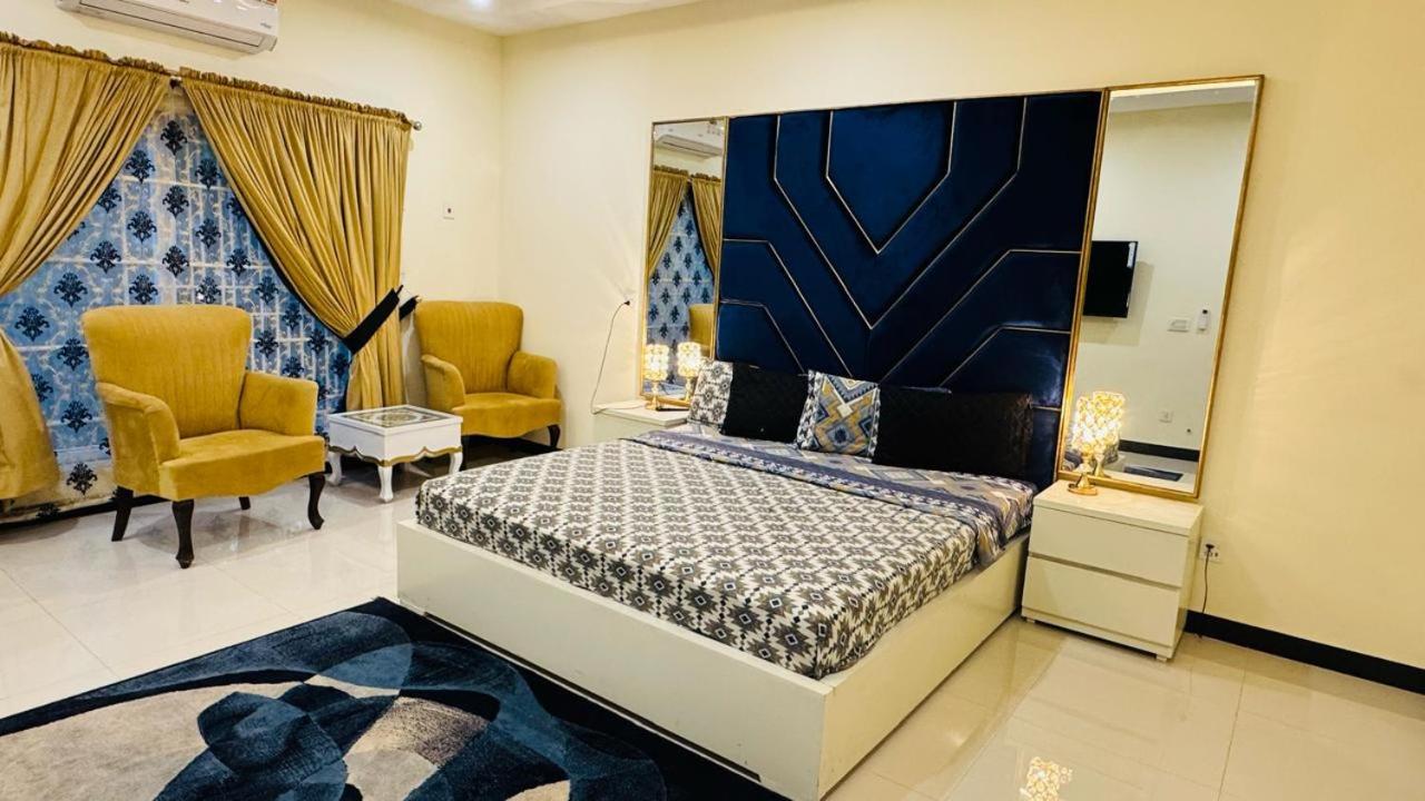 Deluxe Double or Twin Room