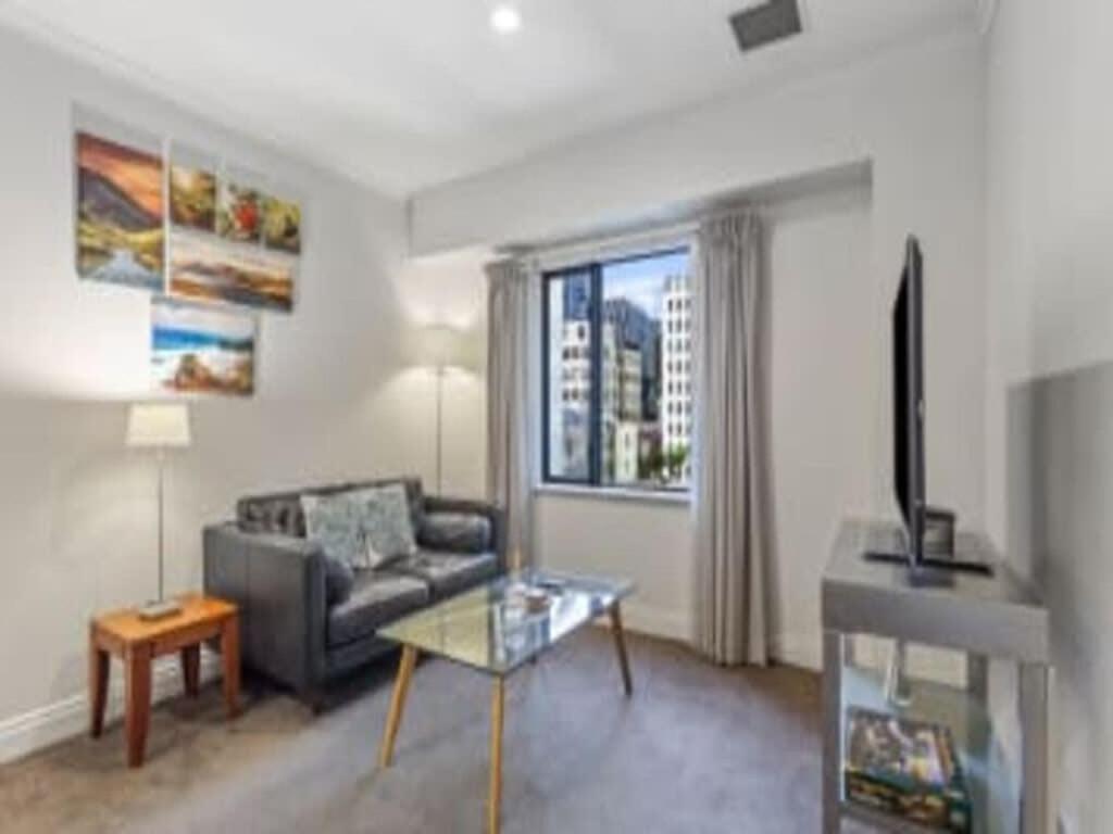 Superking Bed in Stylish Apartment I Zodiak Stays - B&B Auckland