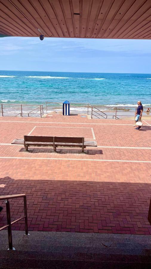 Vivienda vacacional en primera linea de playa y vistas al Mar y Piscina - Bed and Breakfast Las Palmas de Gran Canaria