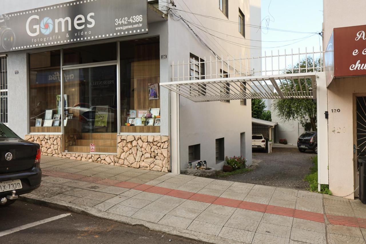 Alojamento no Centro de Concórdia acomodação inteira você terá todo o espaço só para o seu grupo de até 6 pessoas e com estacionamento para 1 carro - B&B Concórdia