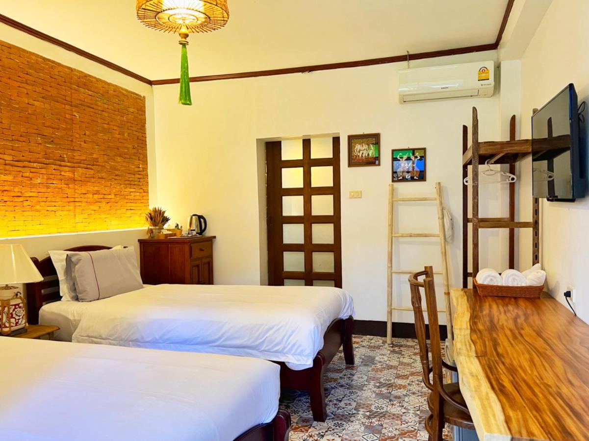 Standaard Tweepersoonskamer met 2 Aparte Bedden - Begane grond