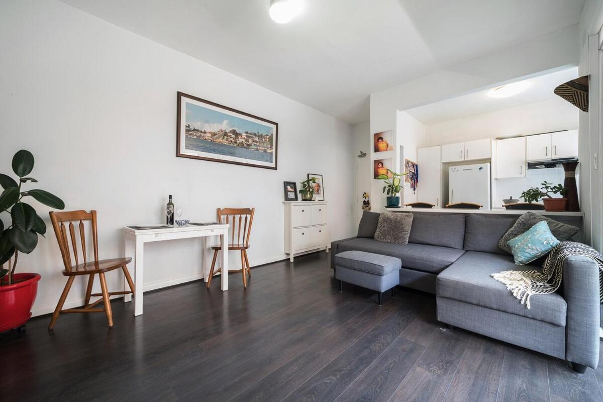 Perfect 1 Bed apt near Bondi Vaucluse -see whales - Bed and Breakfast Sydney