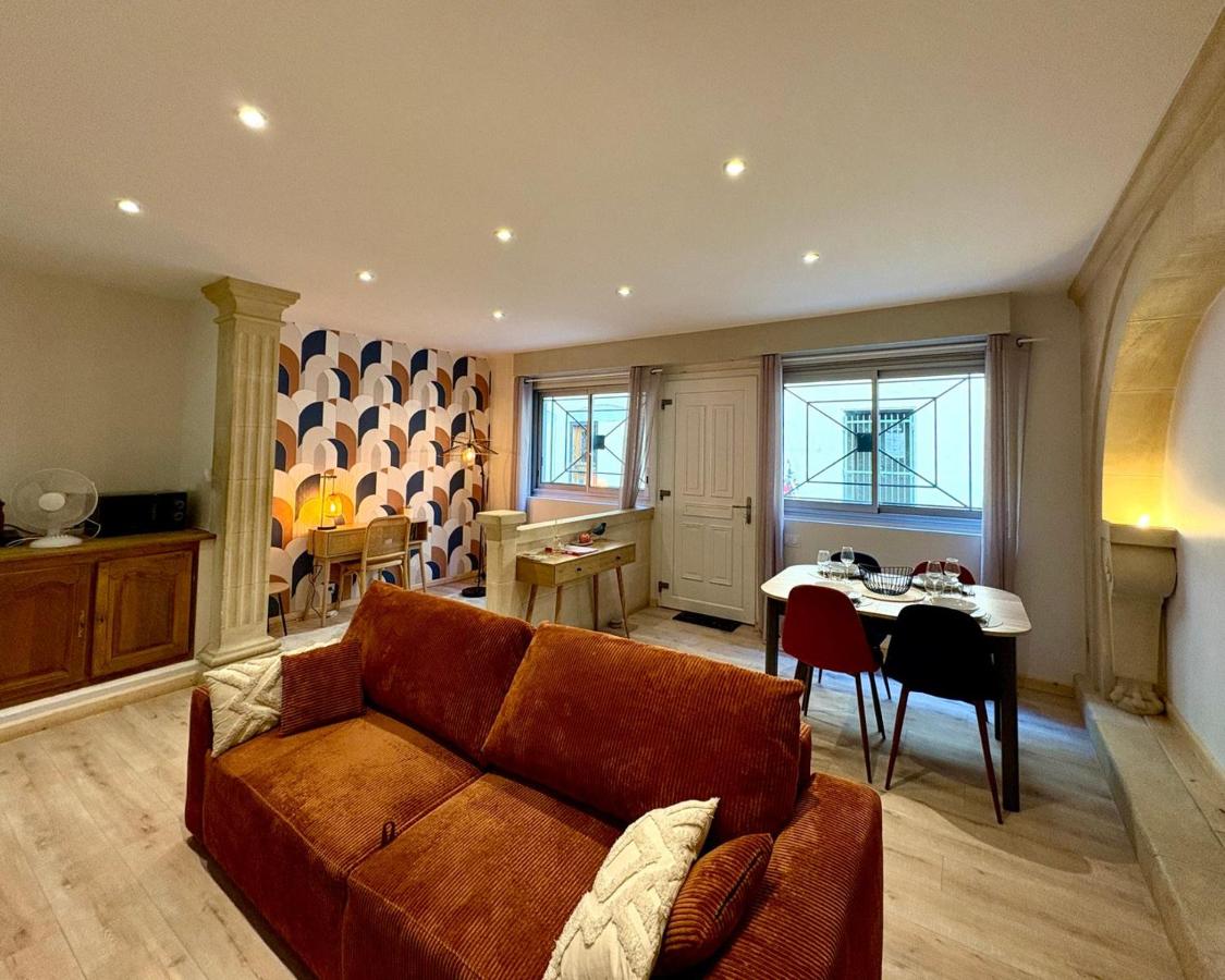 Le Bijoux de Nîmes, Charmant T2 centre - B&B Nîmes