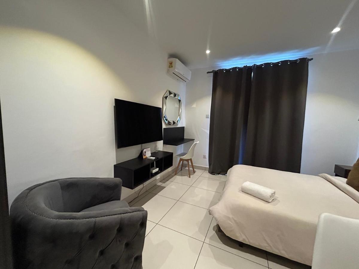 Studio Double Deluxe