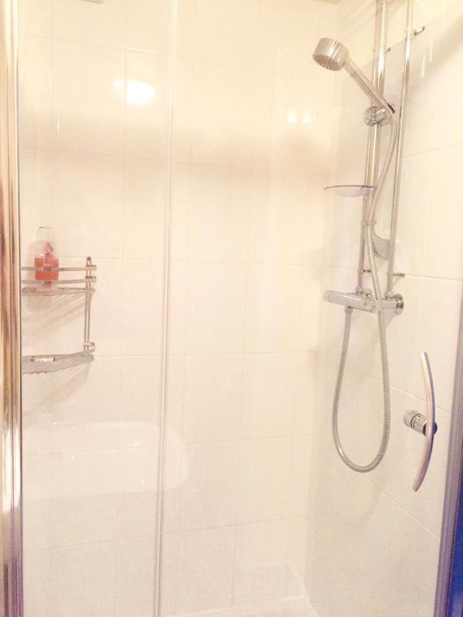 Camera Singola Budget con Bagno in Comune