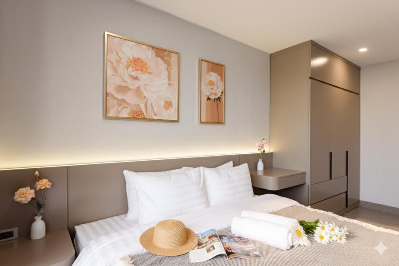 Apartment with City View