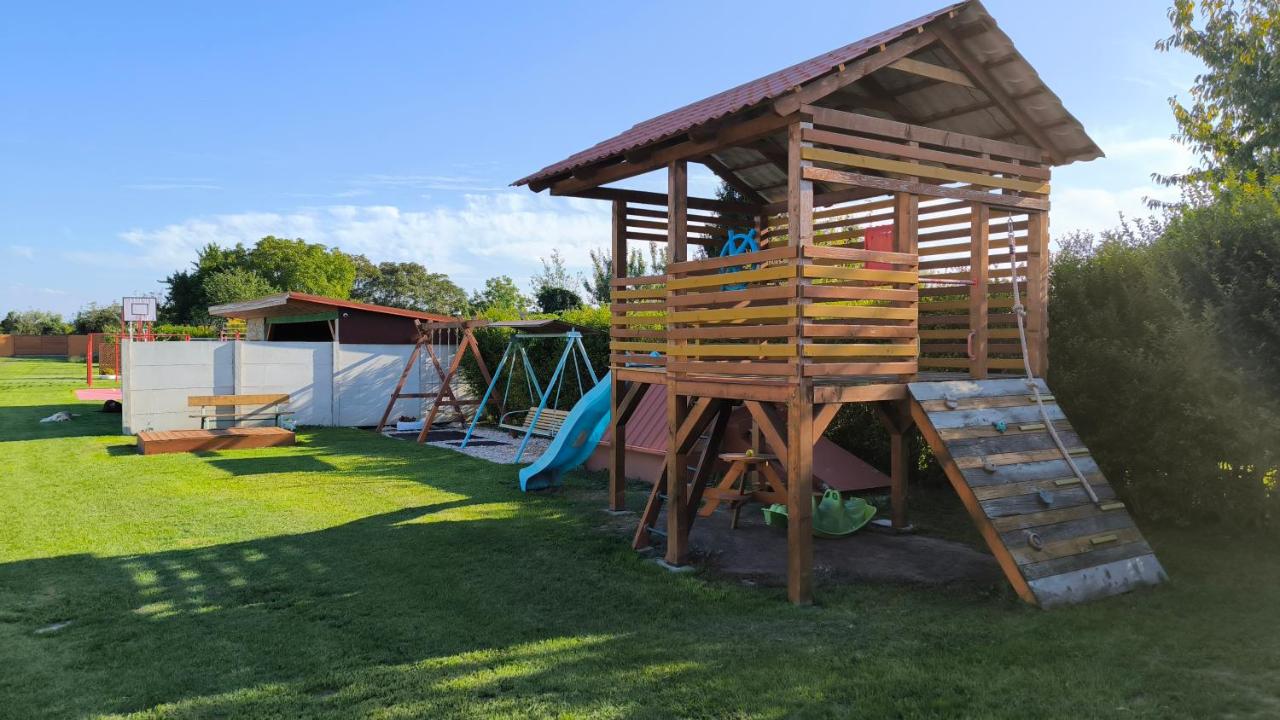 Apartman Losonszky - B&B Veľký Meder