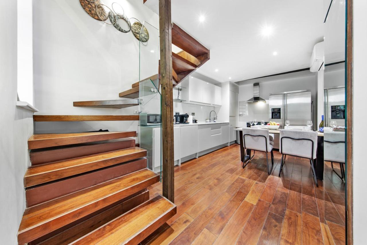 Elegant Mews Retreat by Harrods - B&B London