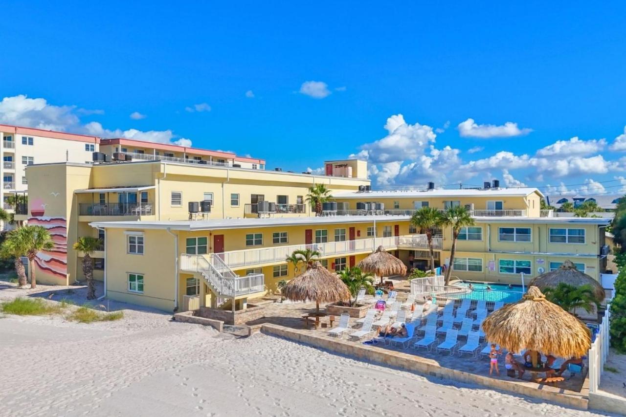 Direct Beach View Studio 2nd Fl - Surf Song #226 - B&B St. Pete Beach