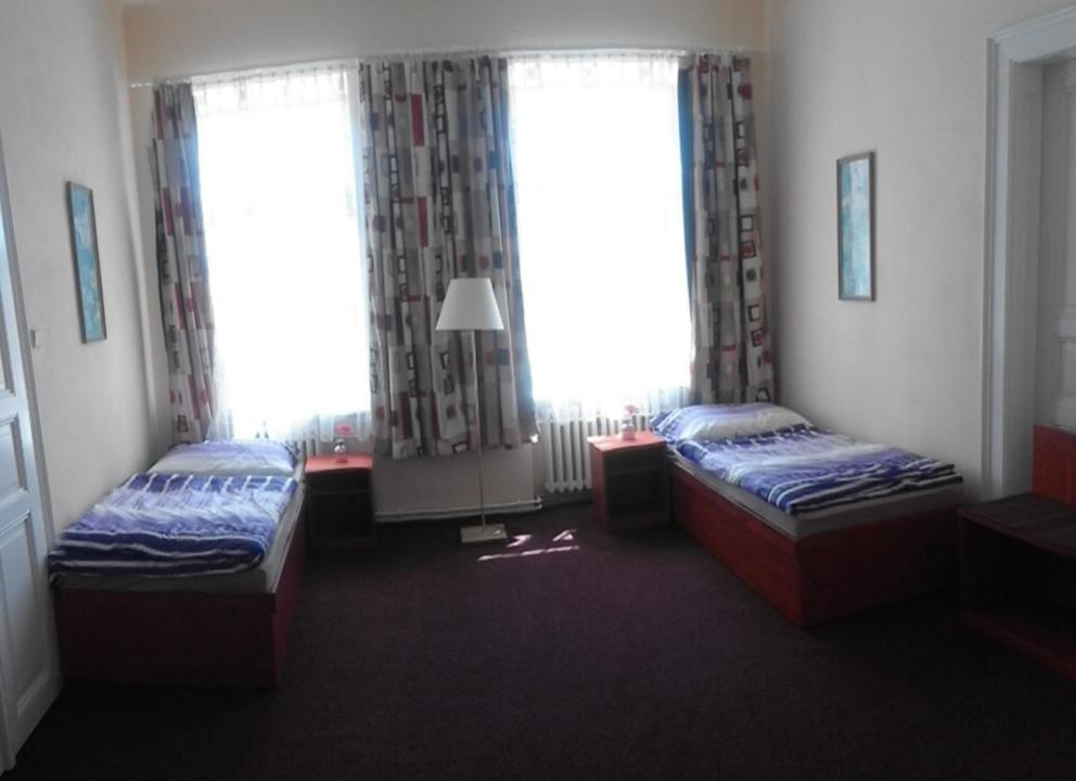 Tweepersoonskamer met 1 of 2 Bedden en Eigen Badkamer