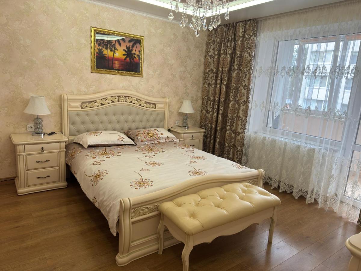 2к люкс в класичному стилі Netflix - B&B Proscurovia