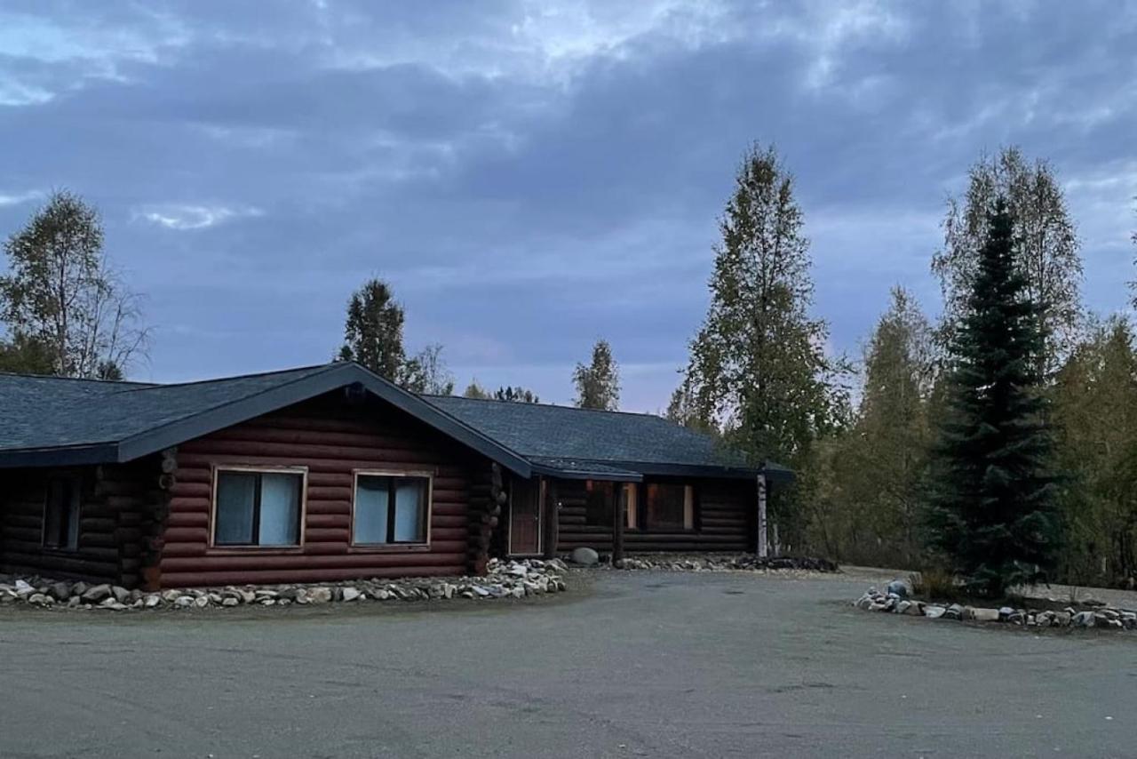 Aurora viewing, quiet space, entire log home - B&B Fairbanks
