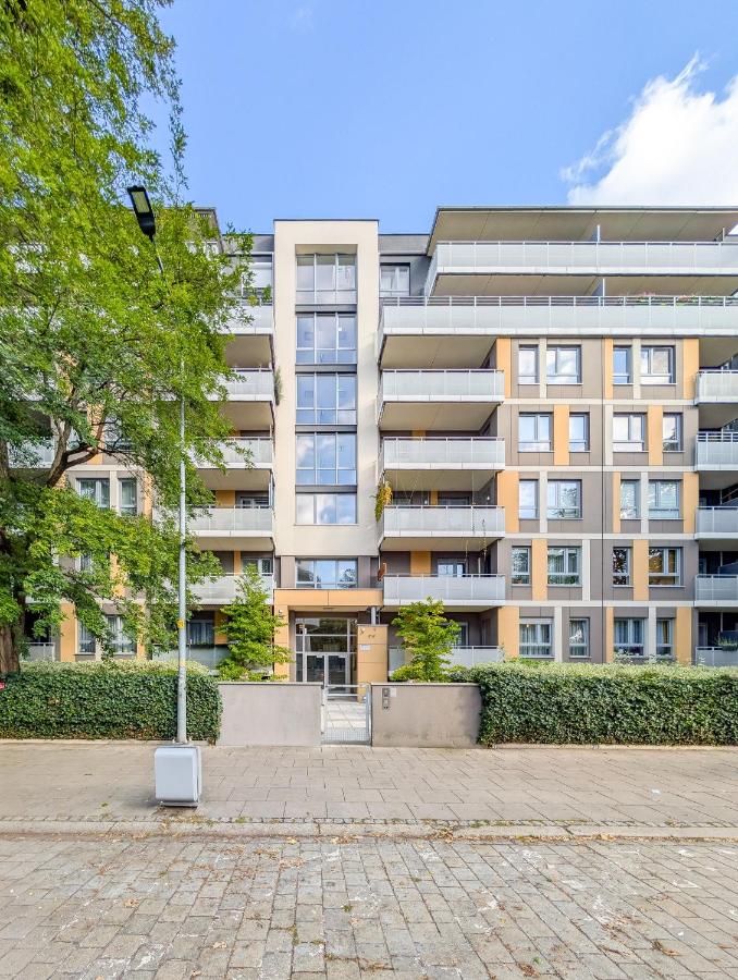 Szczepin Homely Apartment by BookingHost - B&B Breslavia