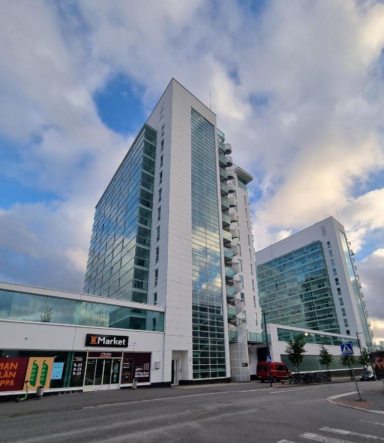 City center 1R studio with perfect view, parking - Chambres d’hôtes Oulu