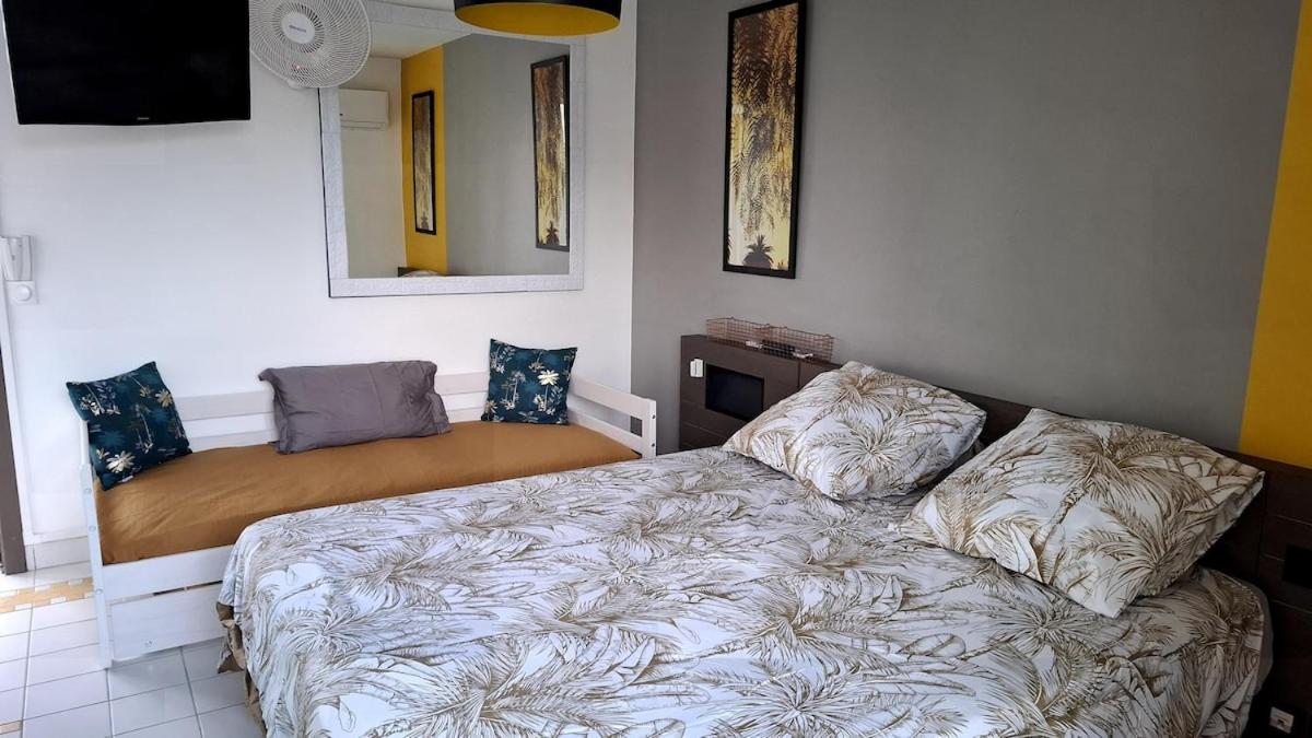 Studio Apartment with Sea View