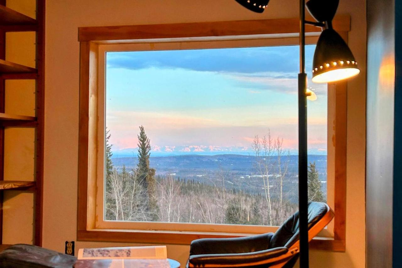 Scandi Aurora Villa - Private Sauna & Epic Views - B&B Fairbanks