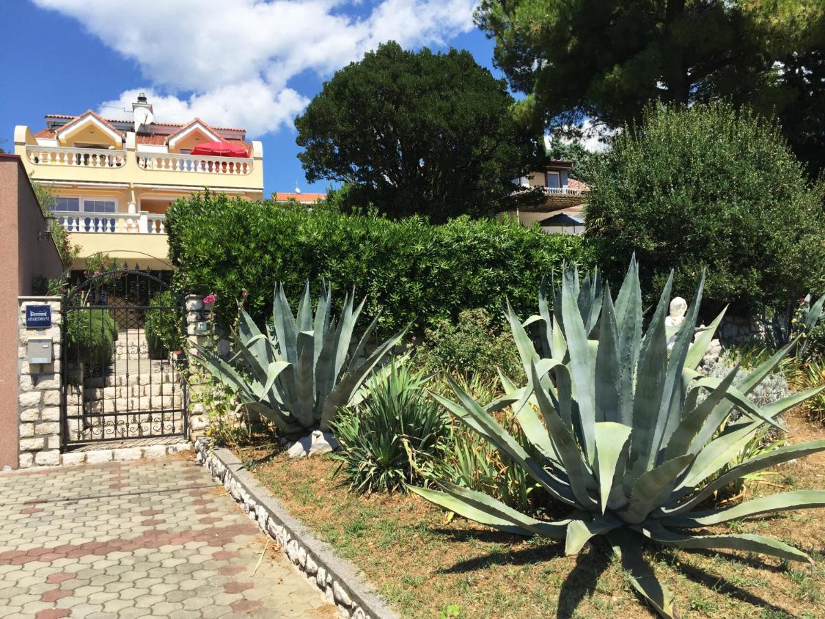 Apartments Villa Novi - B&B Novi Vinodolski