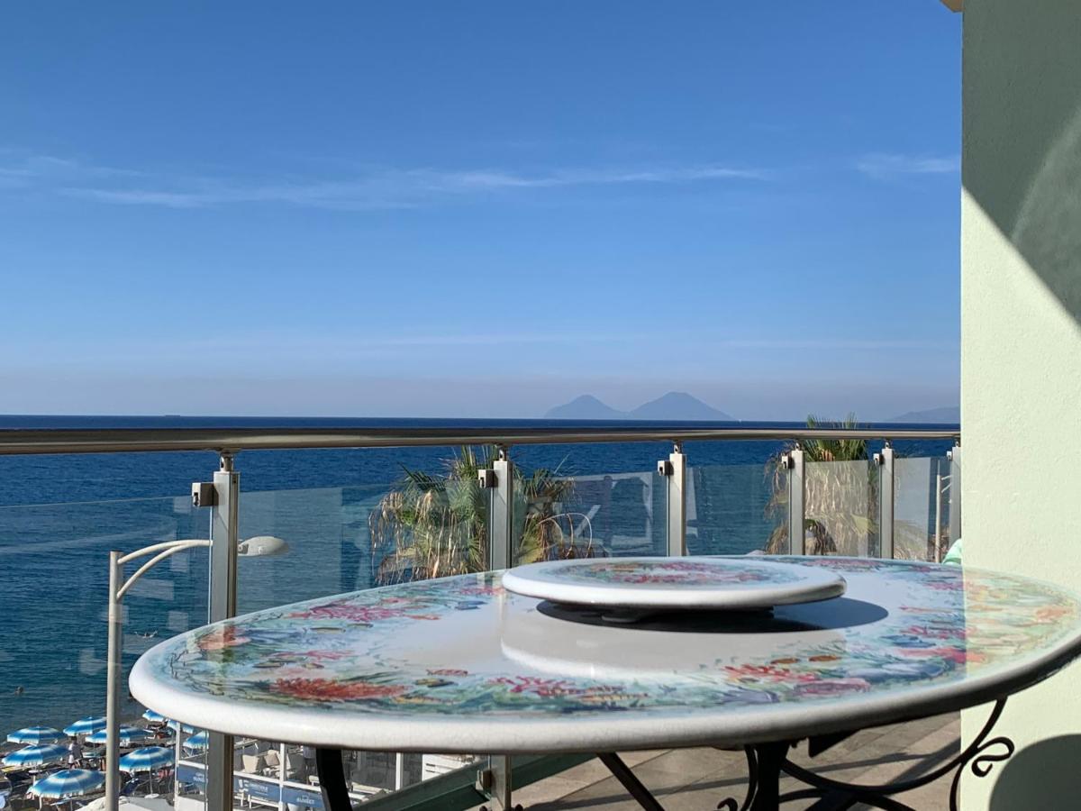 Appartamento con 1 Camera da Letto, Vista Mare e Terrazza