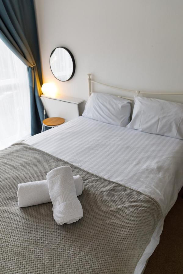 2 Bed City Centre Apartment by BrumStay UK - B&B Birmingham