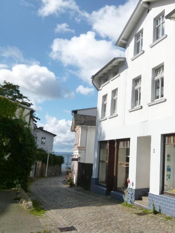 Homelig Altstadt Ferienwohnungen Sassnitz Fewo 4 - Bed and Breakfast Sassnitz